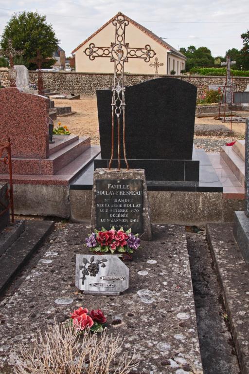 Cimetière à Jupilles