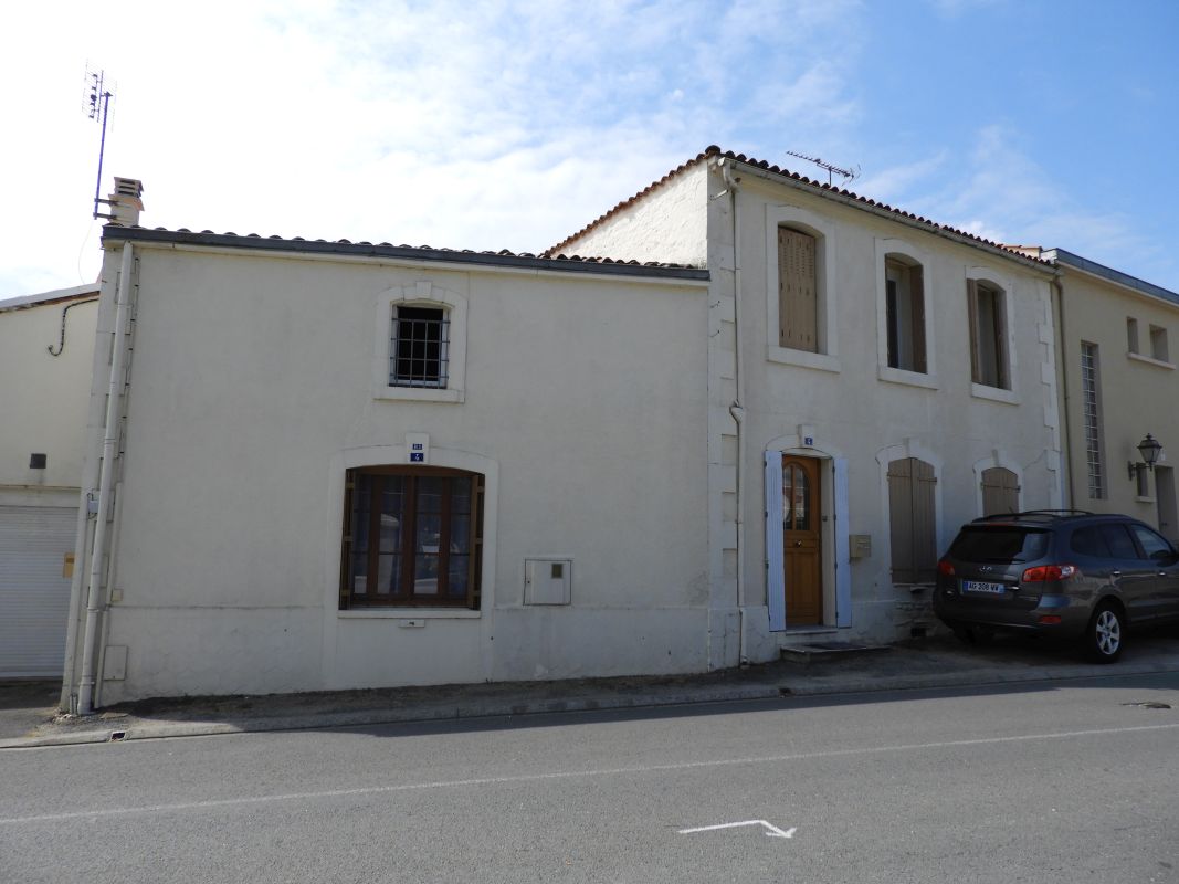 Café dit café de la Promenade, actuellement maison, 4 rue de la Mairie