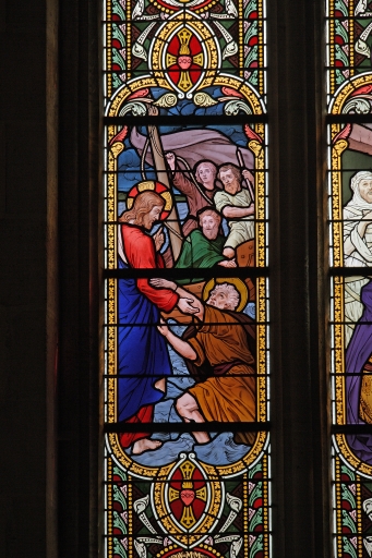 Verrière historiée : Jésus marchant sur les eaux, la résurrection de Lazare, la femme adultère, le repas chez Simon (baie 7) - Église Saint-Sulpice, Le Genest-Saint-Isle (Le Genest)