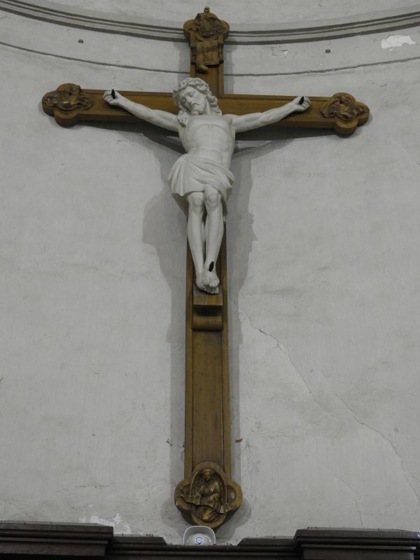 Statue : Christ en croix