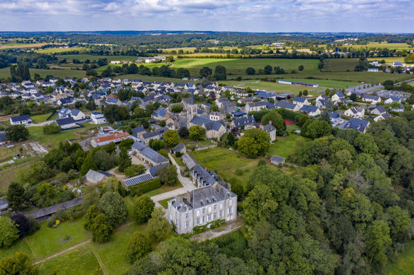 Bourg de Contest