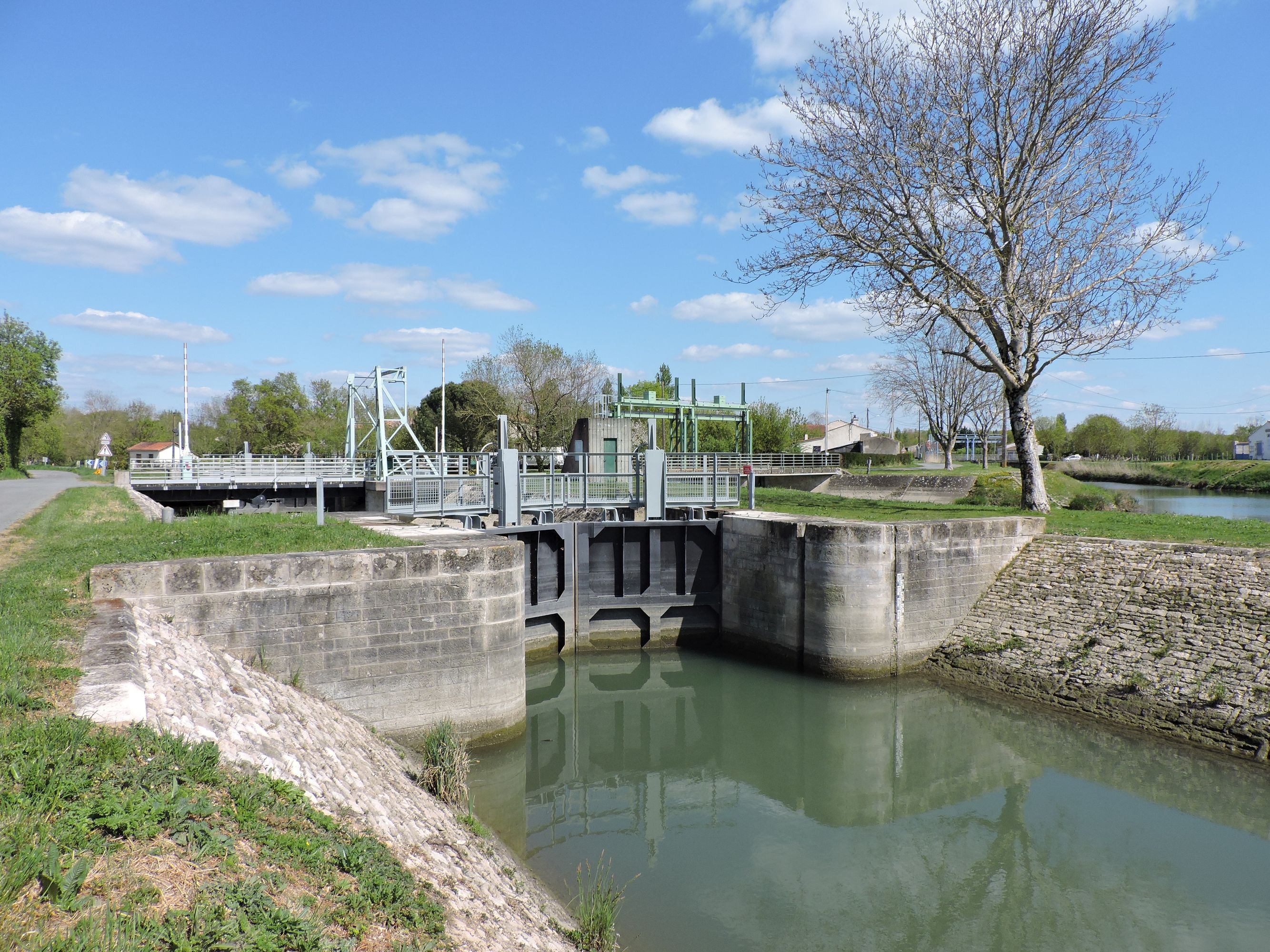 Barrage éclusé de la Vieille Sèvre à Bazoin