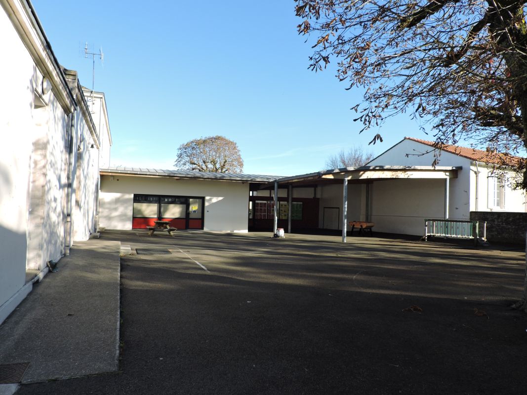 Mairie (ancienne), école primaire publique