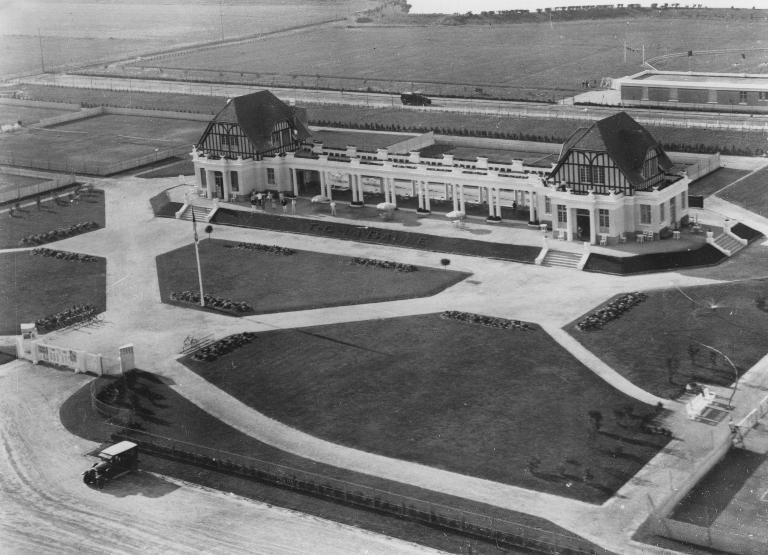 Edifice sportif dit Tennis Country Club, 113 avenue du Maréchal-de-Lattre-de-Tassigny