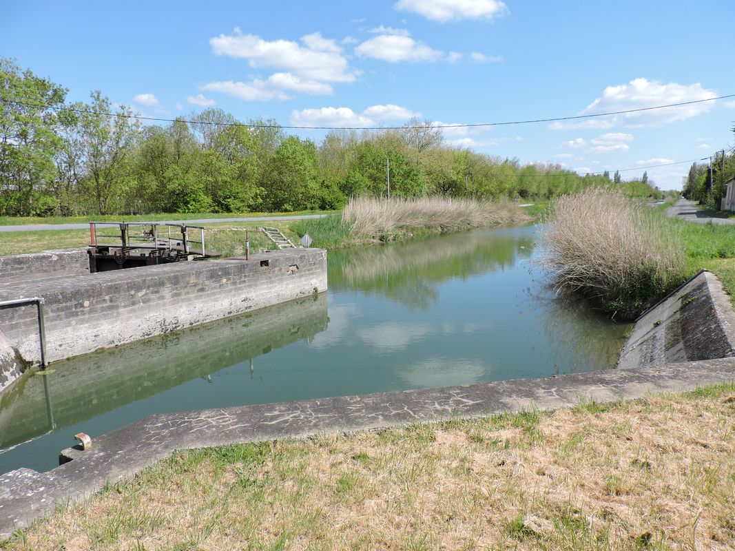 Barrage éclusé du canal du Mignon