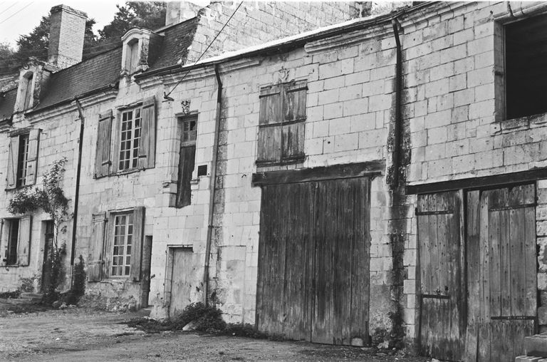Maison, 34 place des Diligences, Montsoreau