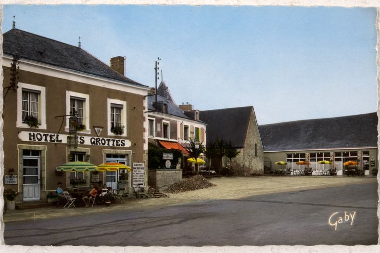 Hôtel-restaurant de la Grotte à Margot, puis des Grottes - 11 rue des Deux-Églises, Saulges