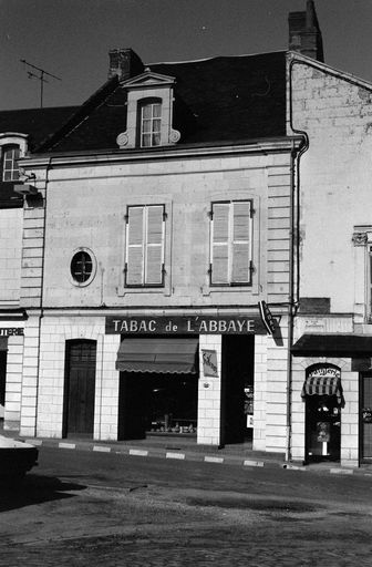 Maison, 5 place des Plantagenêts, Fontevraud-l'Abbaye