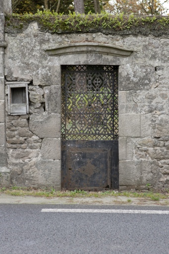 Manoir de Kerroux, puis château de Tuloc, Clis