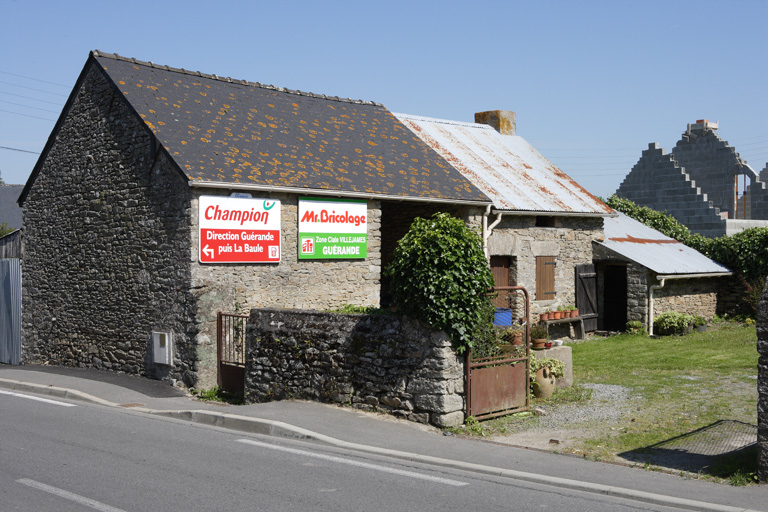 Ferme, rue Saint-Exupéry, rue de Trémelu