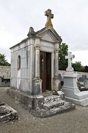 Chapelle funéraire de la famille Gaugain - rue du Rochard, Sainte-Gemmes-le-Robert