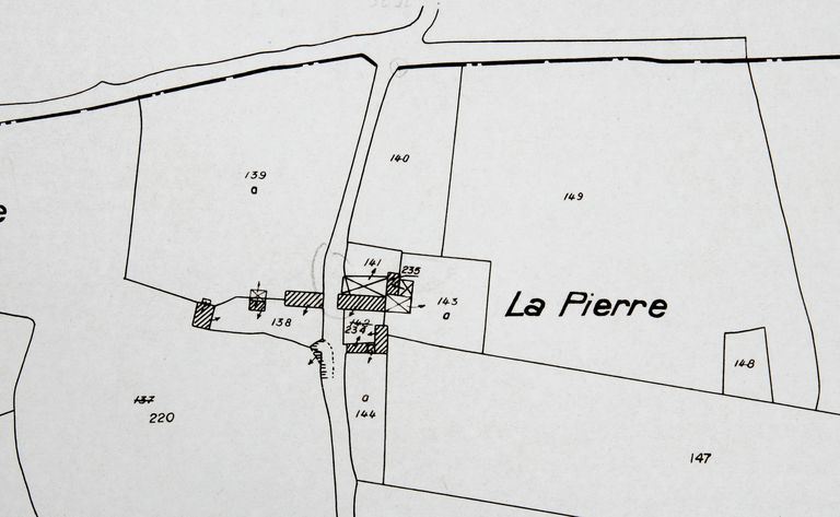 Écart, puis ferme, actuellement maison - la Pierre, Saint-Léger