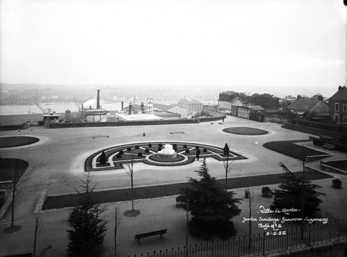 Square Maurice Schwob, avenue de Lusançay ; rue des Garennes