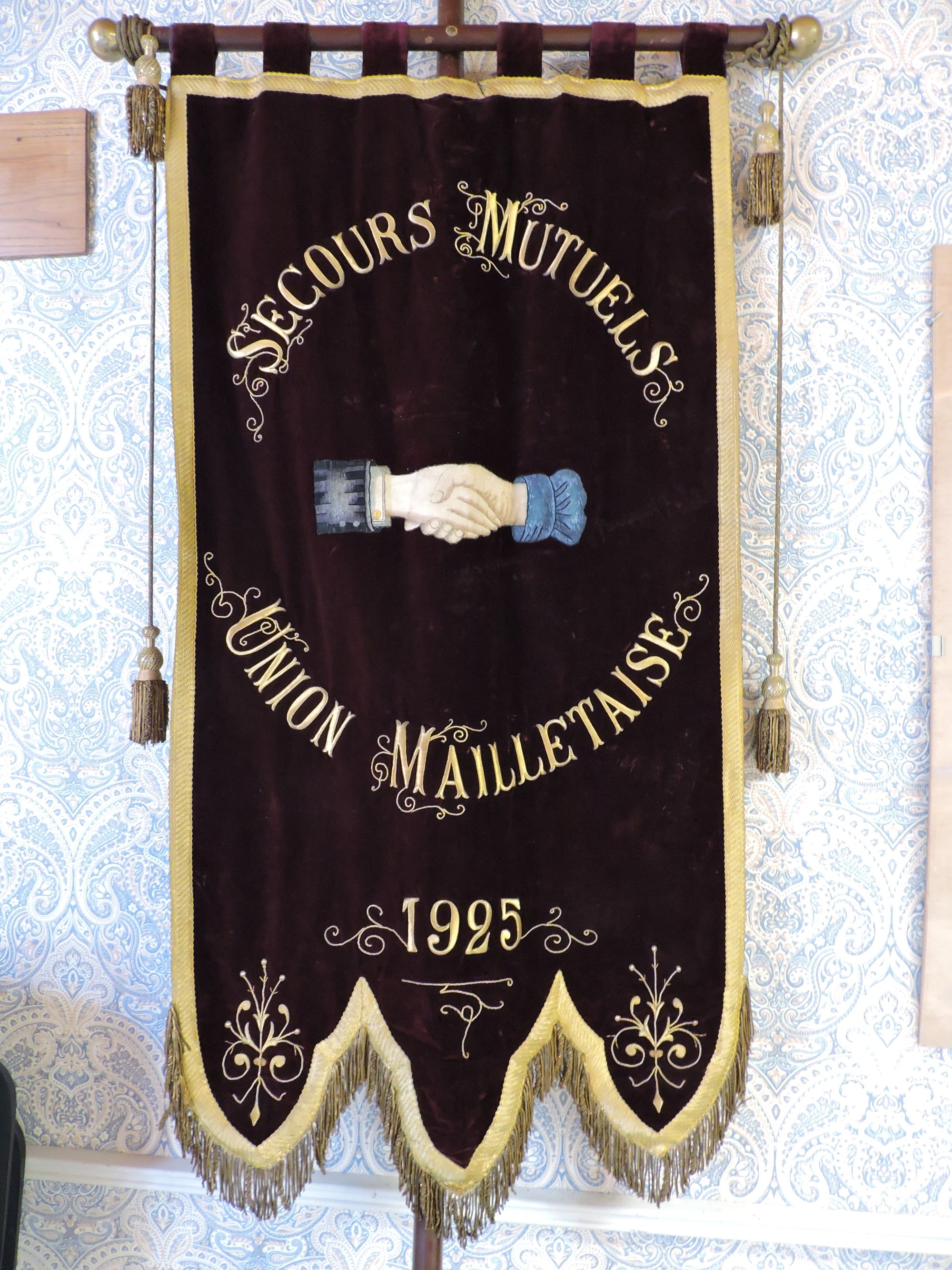 Bannière de la société de secours mutuels de Maillé