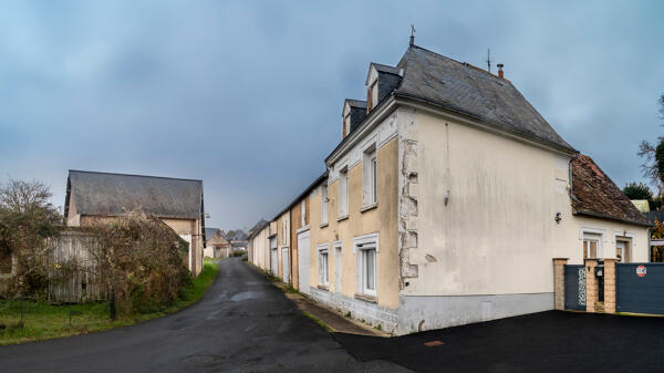 Villaines-sous-Lucé : présentation du village