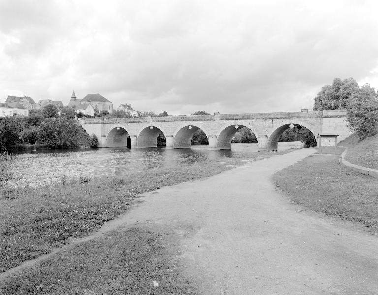 Pont de Saint-Jean-sur-Mayenne