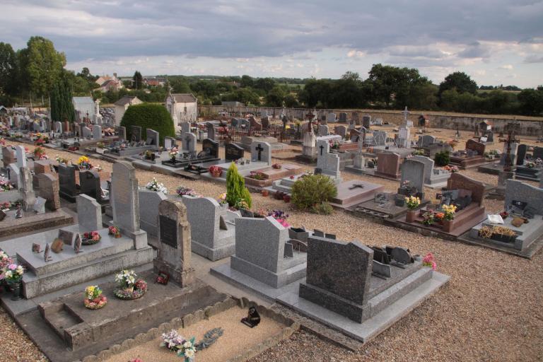 Cimetière à Jupilles