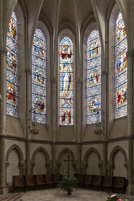 Ensemble de 5 verrières historiées et de 2 verrières décoratives : vie de la Vierge (baies 0 à 6) - Église paroissiale Notre-Dame-de-l'Assomption, Chailland