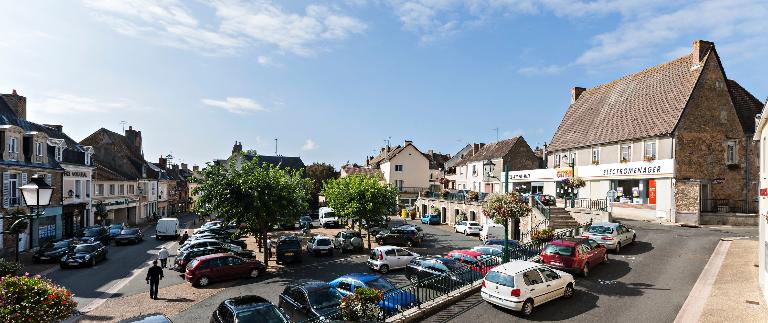 Le quartier de la halle marchande de Bonnétable puis place du Marché.