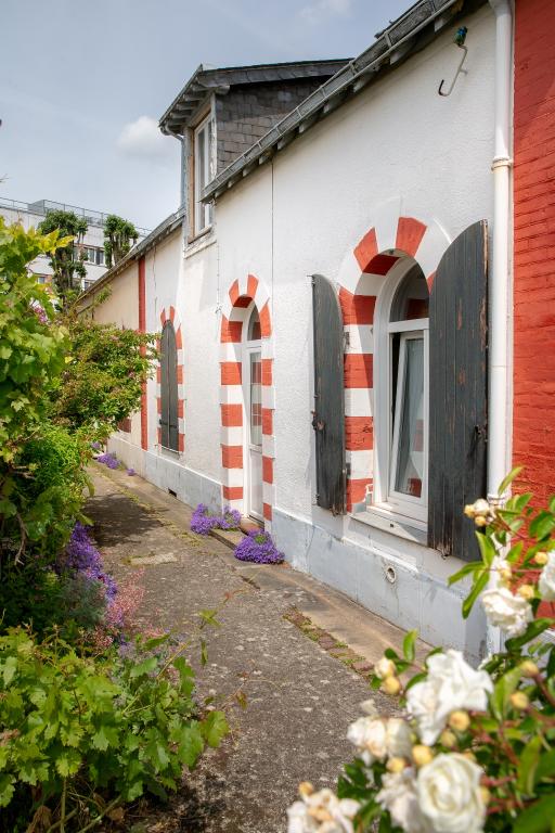 Ensemble d'édifices à cour commune dite cité Doré