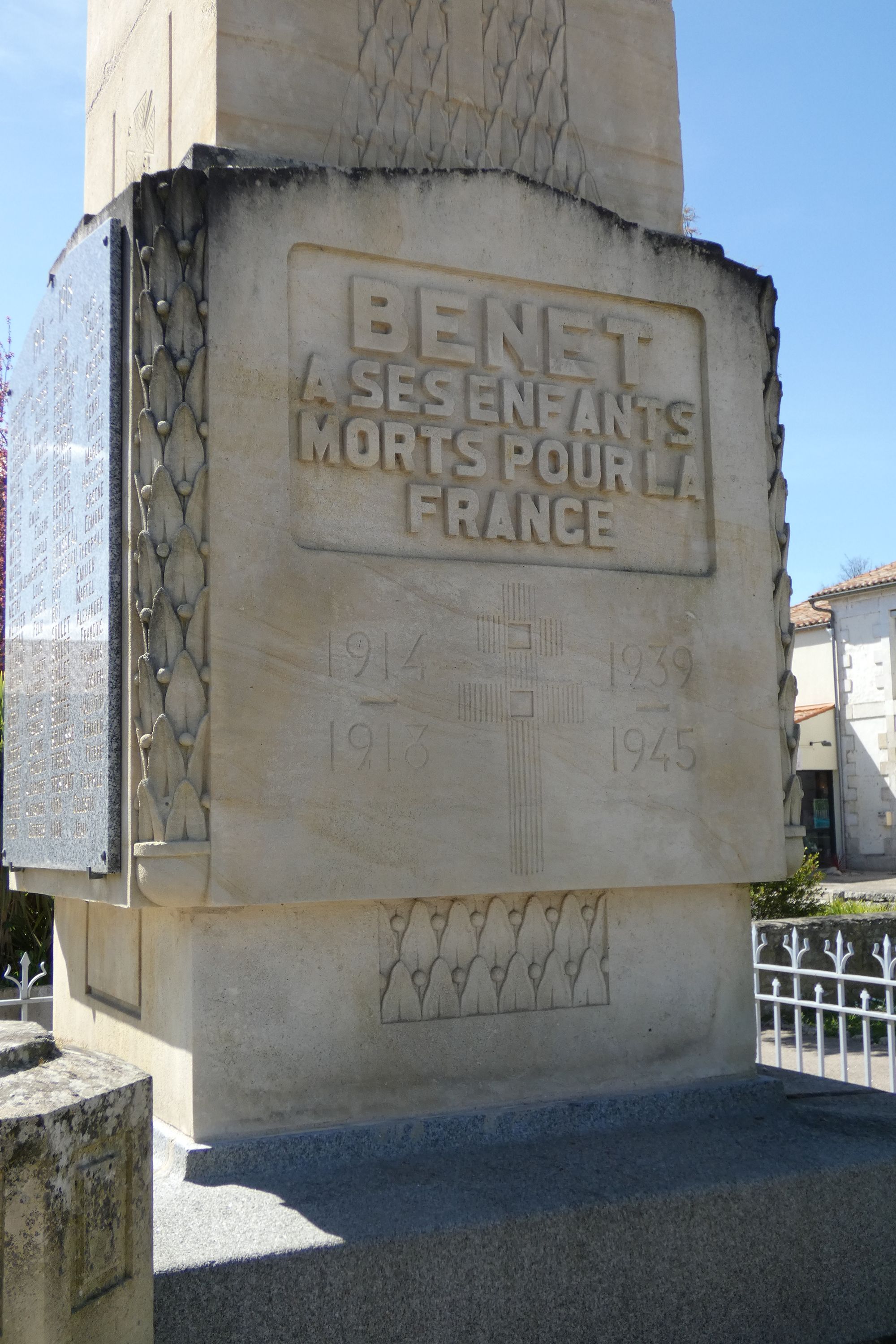 Monument aux morts de Benet