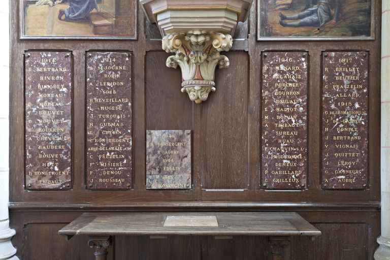 Monument aux morts, église paroissiale Saint-Martin de Saint-Martin-du-Bois