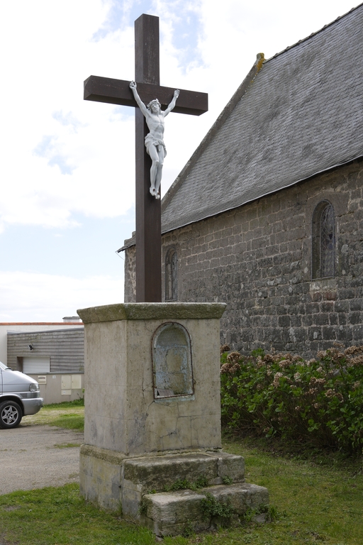 Croix monumentale, rue de la Chapelle