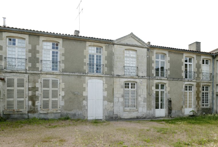 Hôtel de Gravechat, Centre-ville