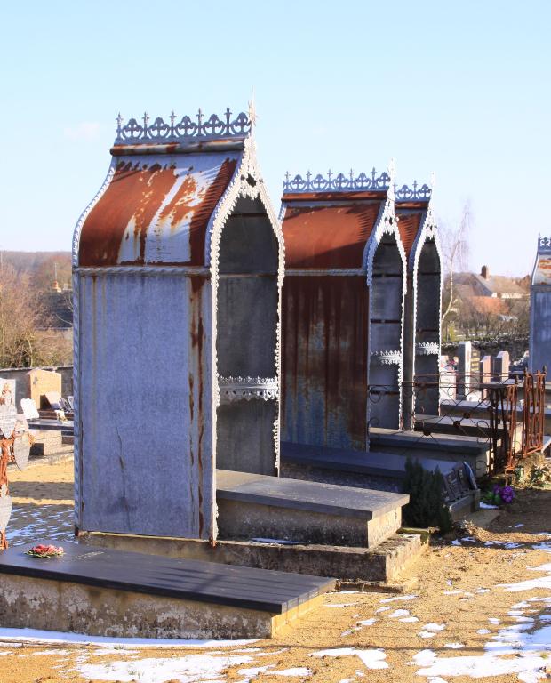 Cimetière à Saint-Pierre-du-Lorouër