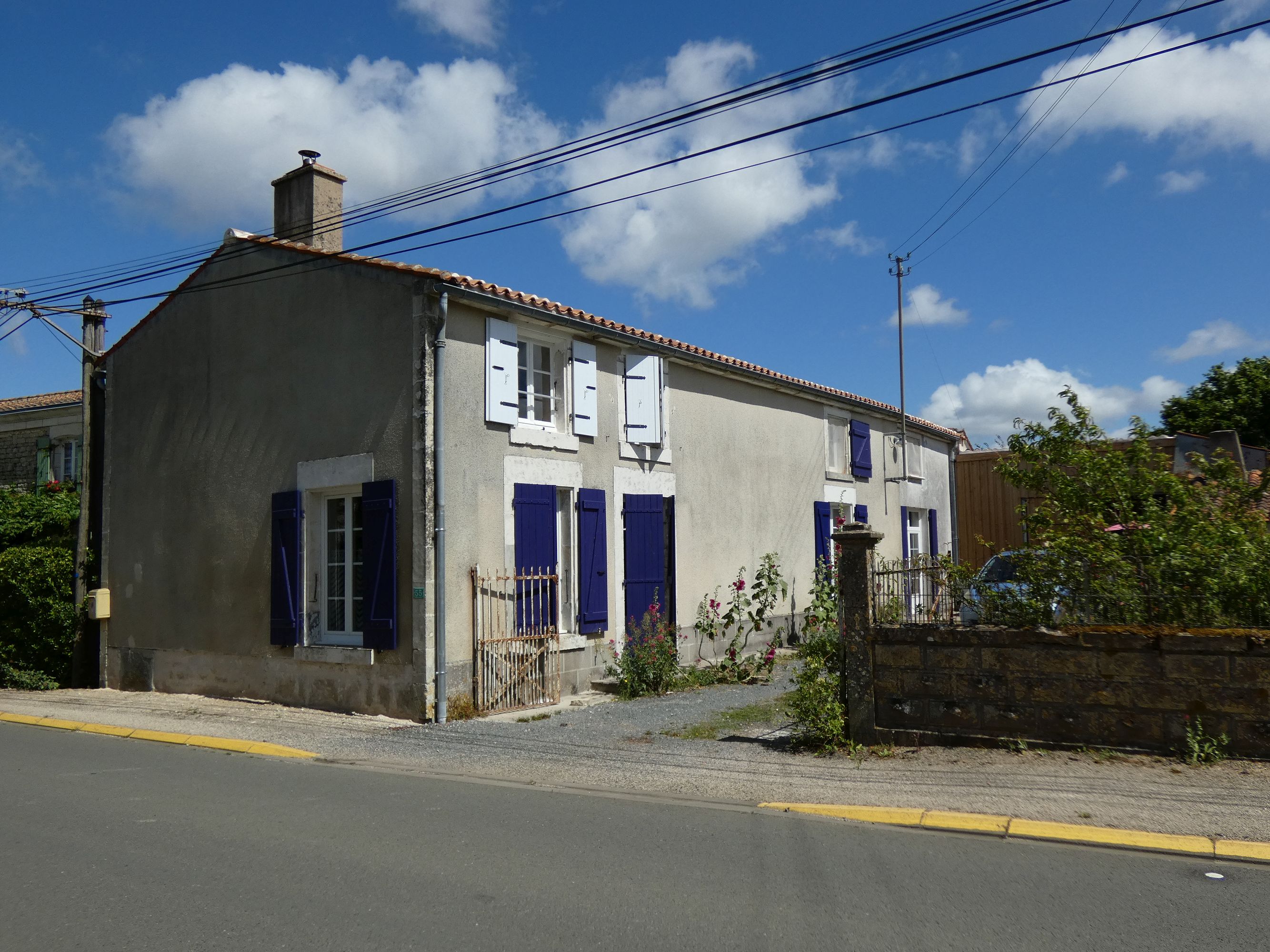 Ferme, puis bureau de poste, actuellement maison, 55 rue Principale