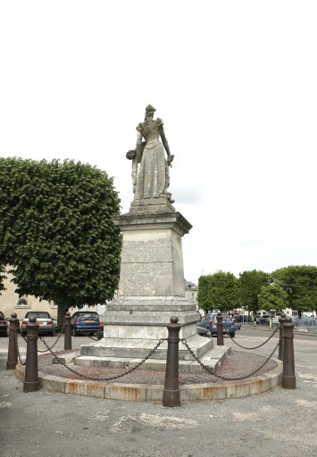 Monument aux morts de la guerre de 1870, place Leclerc