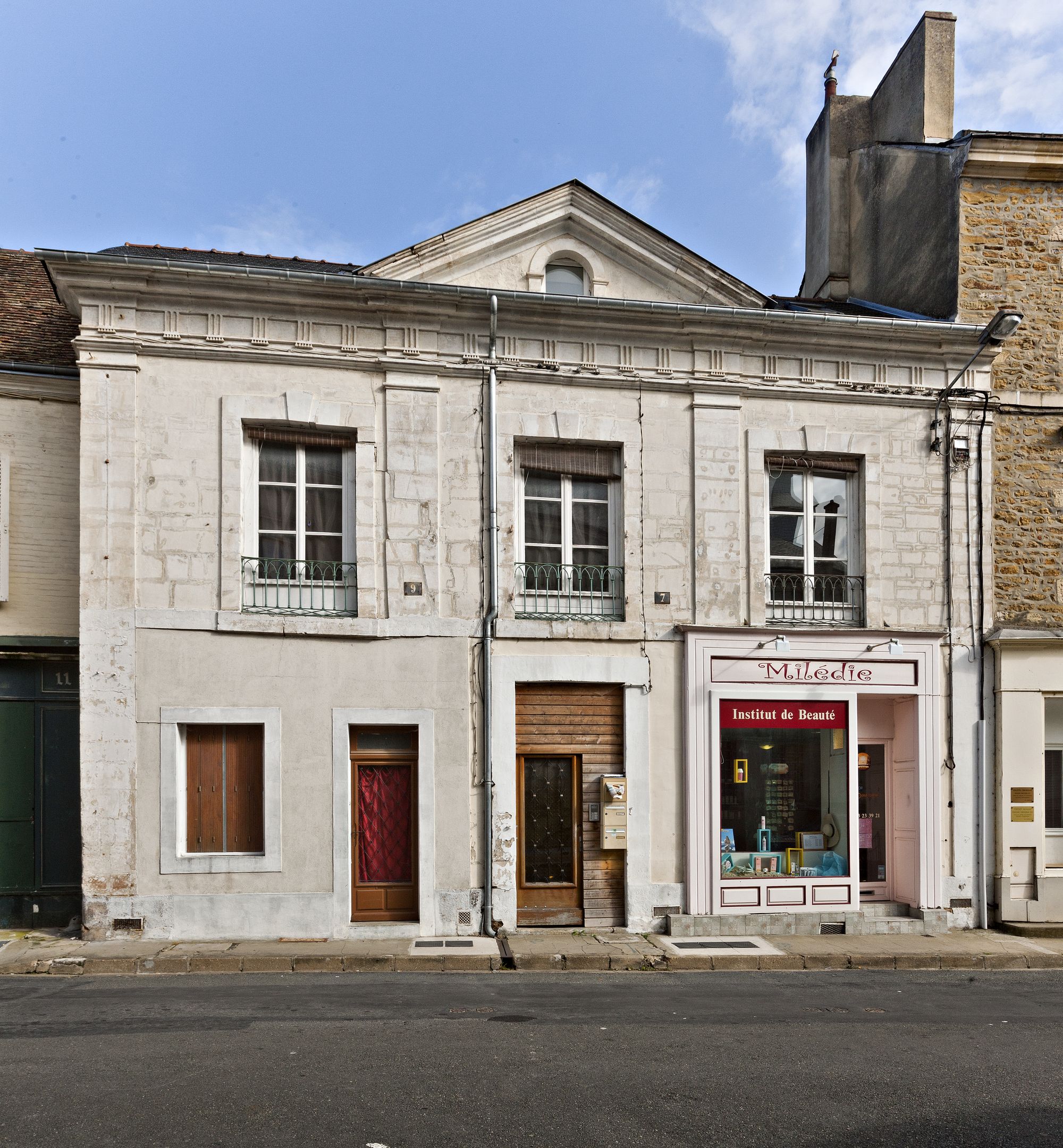 Maison 7-9, place d'armes, Bonnétable.