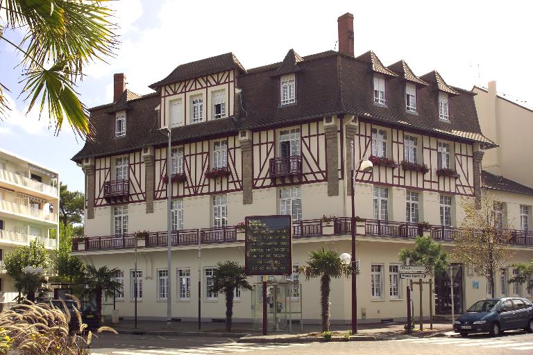 Hôtel de voyageurs des Sylphes actuellement immeuble à logements, 48 avenue Louis-Lajarrige