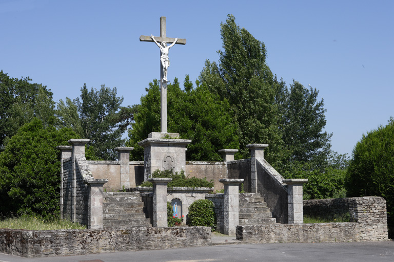 Croix monumentale, dite calvaire de Trémelu, rue des Parc-Neuf