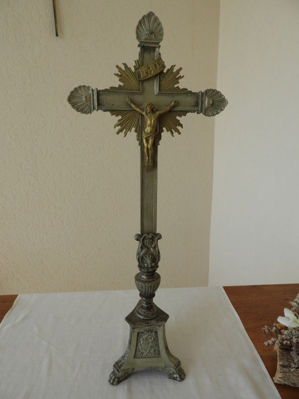 Présentation des objets mobiliers de l'église de L'Île-d'Elle
