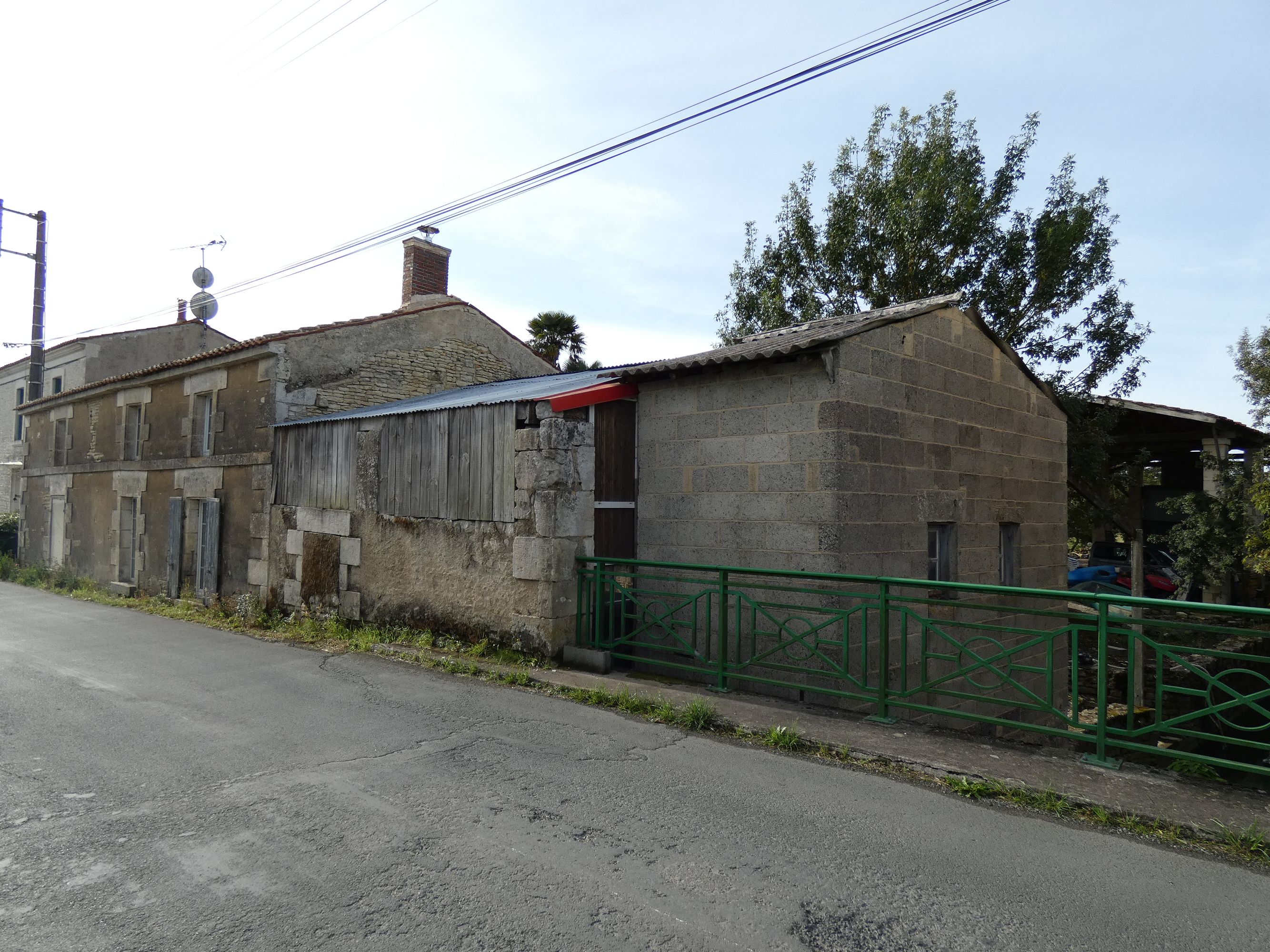 Ferme, actuellement maison ; les Lavaudries, 28 les Bourdettes