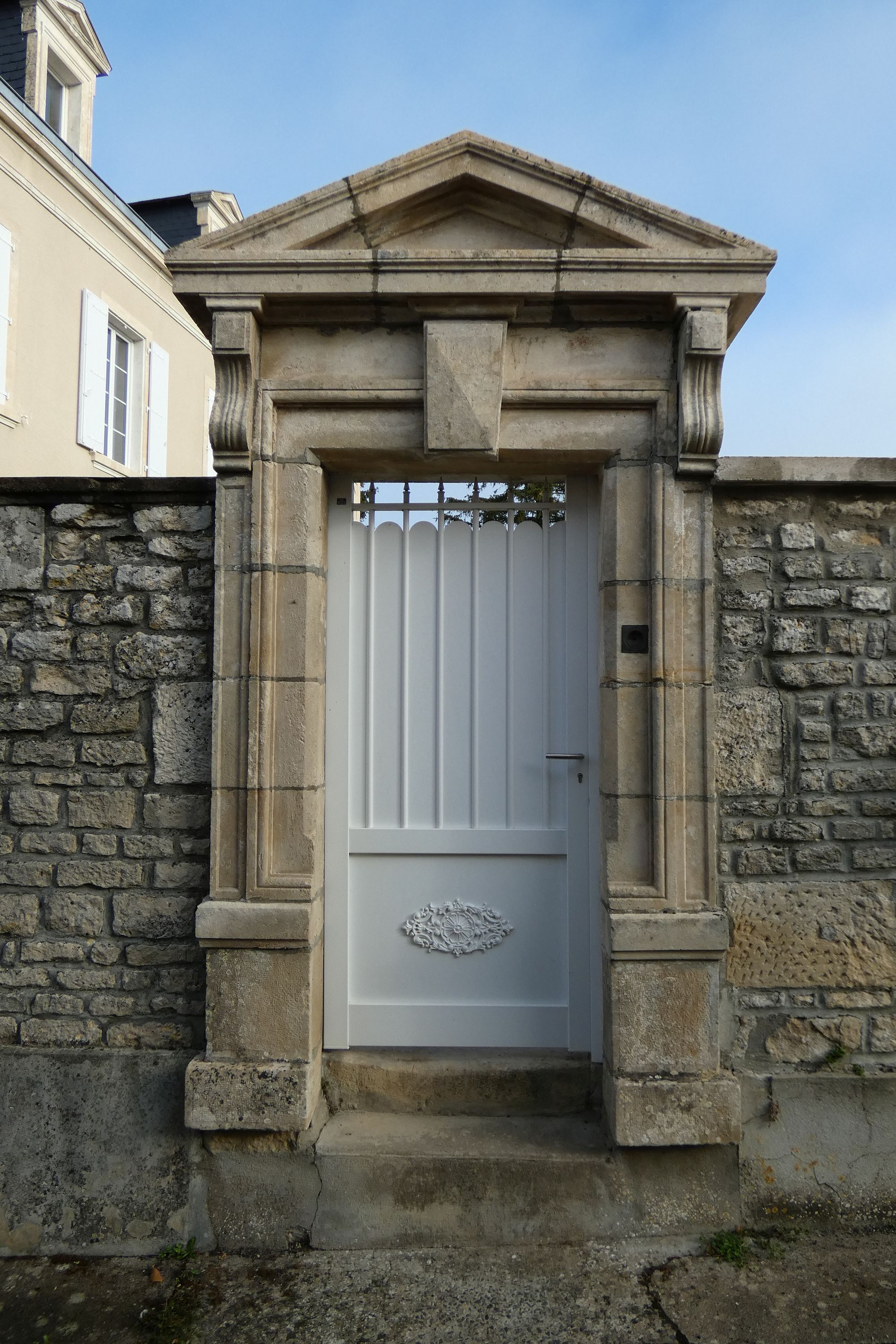 Presbytère puis école primaire publique de filles, actuellement maison et centre socio-culturel