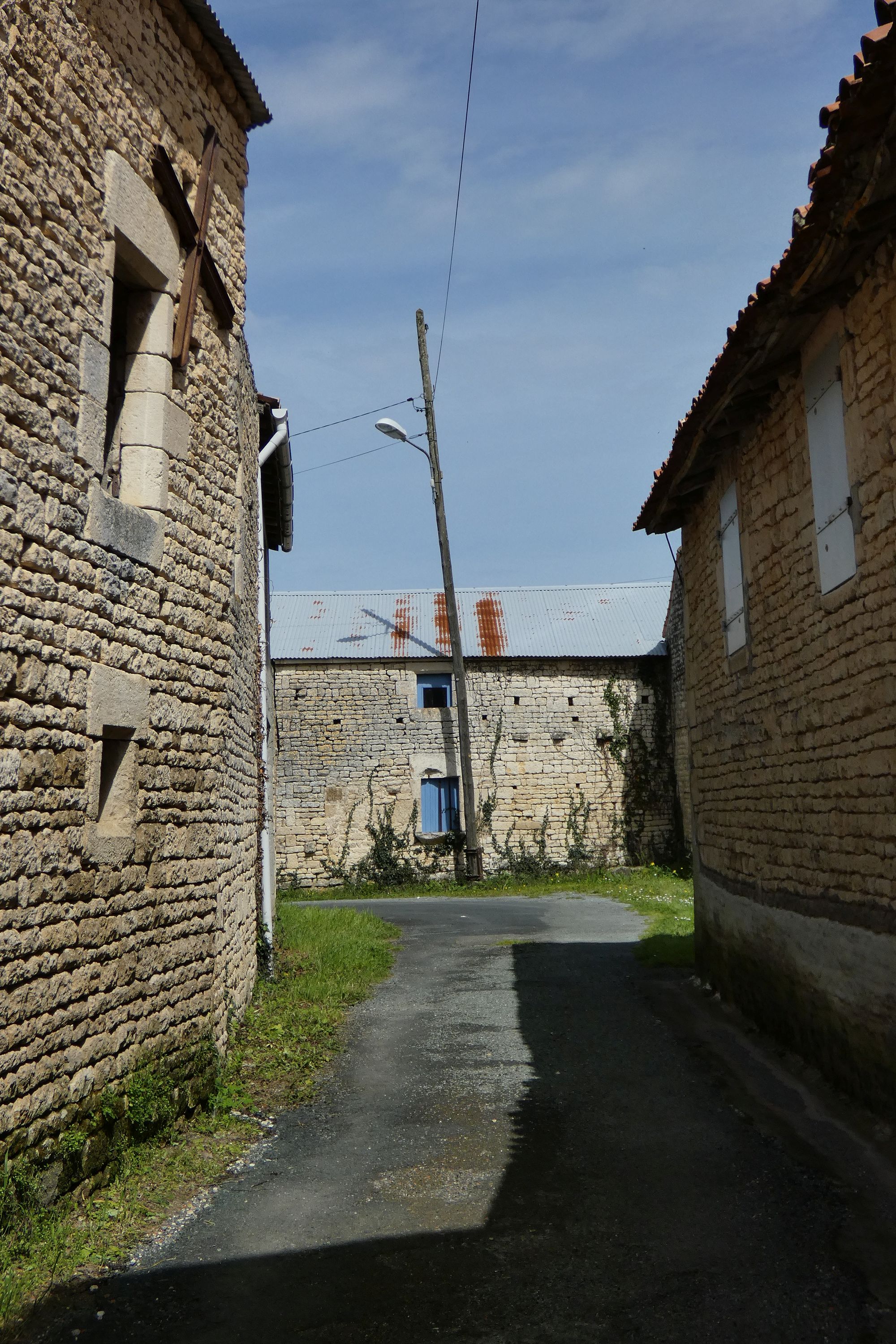 Maisons puis étables (2), rue du Cassis