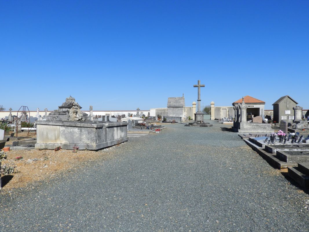 Cimetière de L'Île-d'Elle ; Rue du Prieuré