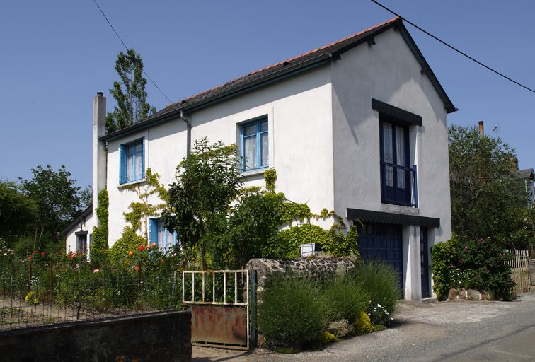 Écurie, puis maison - Route de Sainte-Suzanne, 6e maison, Saint-Léger