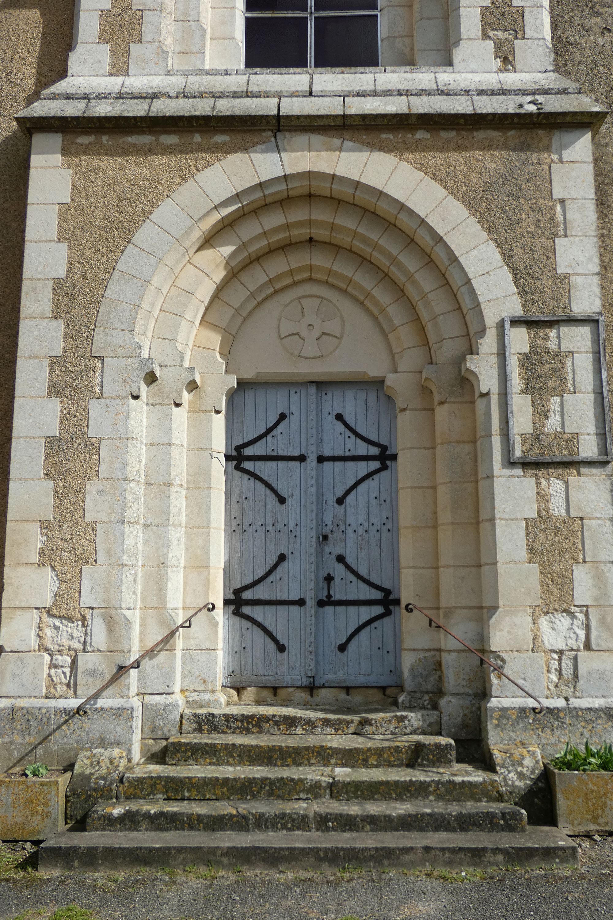 Eglise de Sainte-Christine, place Gabriel-Delaunay