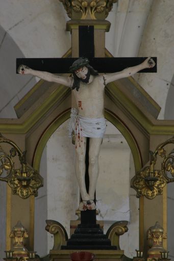 Statue : Christ en croix