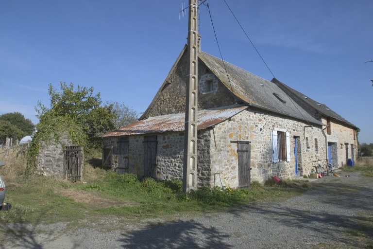 Écart, puis ferme, actuellement maison, les Bourceries