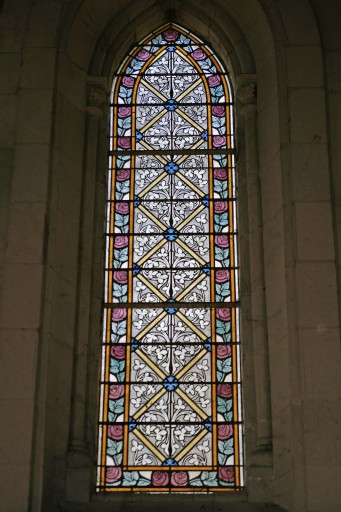 Ensemble de 8 verrières décoratives (baies 1 à 8) - Chapelle Notre-Dame-du-Bon-Secours, dite du Pavement, Craon