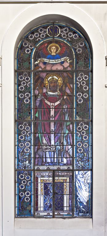 Ensemble de 6 verrières : Saint Pierre, saint Julien, sainte Jeanne d'Arc, sainte Thérèse de l'Enfant Jésus, armoiries (baies 1 à 6) - Institution Saint-Louis, Le Mans