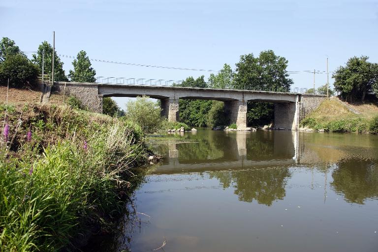 Pont  - Saint-Fraimbault-de-Prières
