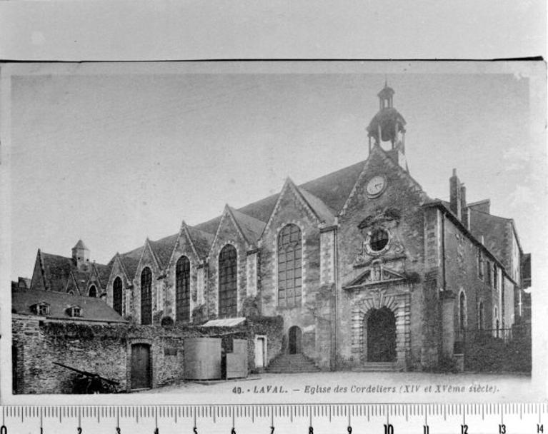 Couvent de franciscains Notre-Dame-des Cordeliers, puis église paroissiale Notre-Dame-des-Cordeliers et caserne Corbineau, actuellement église paroissiale Notre-Dame-des-Cordeliers et immeuble à logements, 27 rue de Bretagne, place Notre-Dame, Laval