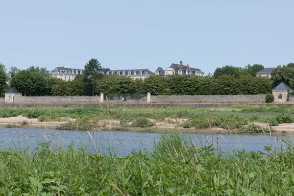 Château de Sainte-Gemmes, puis asile d'aliénés actuellement hôpital psychiatrique dit Centre de Santé Mental Angevin (CESAME)