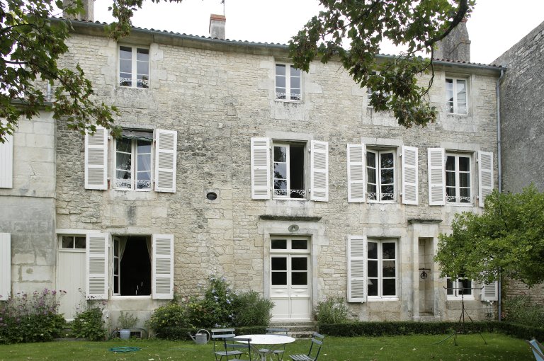 Hôtel, dit maison canoniale Leroy de Sérocourt, 8 place Leclerc