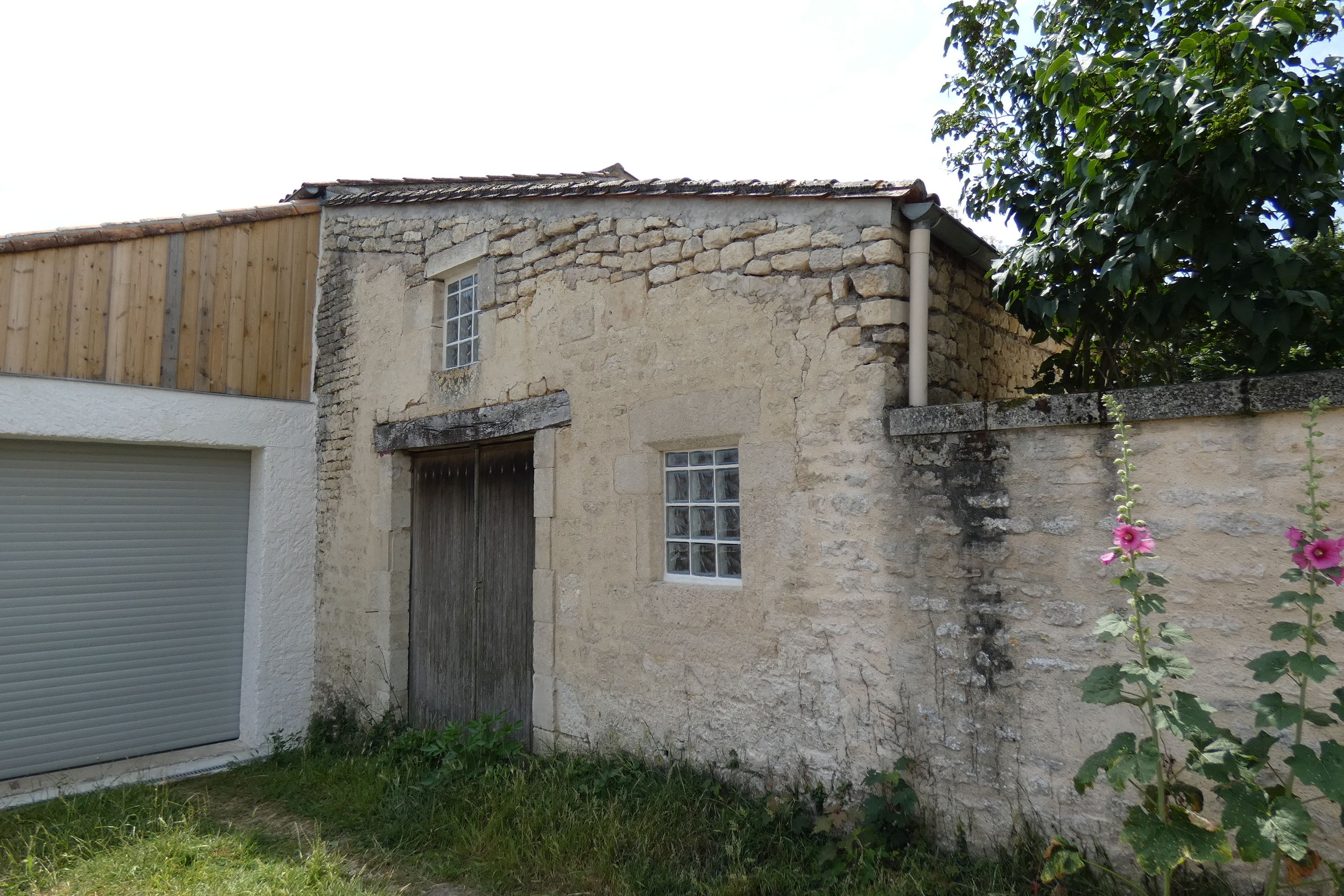 Maison puis école primaire publique de filles, actuellement maison, 8 chemin de la Crie